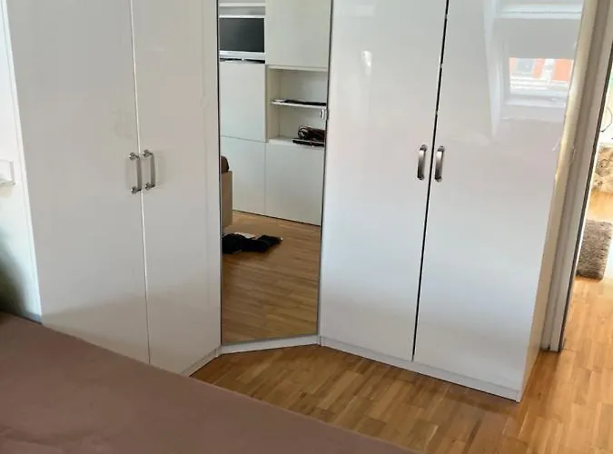 Dachgeschosswohnung Mit Kostenlosem Parkplatz Und Internet! * וינה