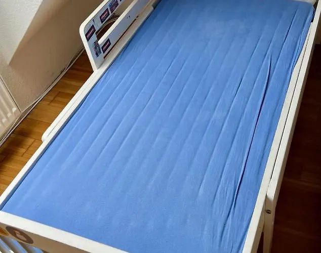 דירה Dachgeschosswohnung Mit Kostenlosem Parkplatz Und Internet!