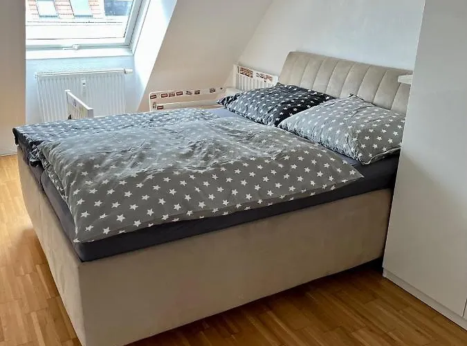 Dachgeschosswohnung Mit Kostenlosem Parkplatz Und Internet! וינה
