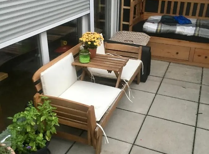 Dachgeschosswohnung Mit Kostenlosem Parkplatz Und Internet! *